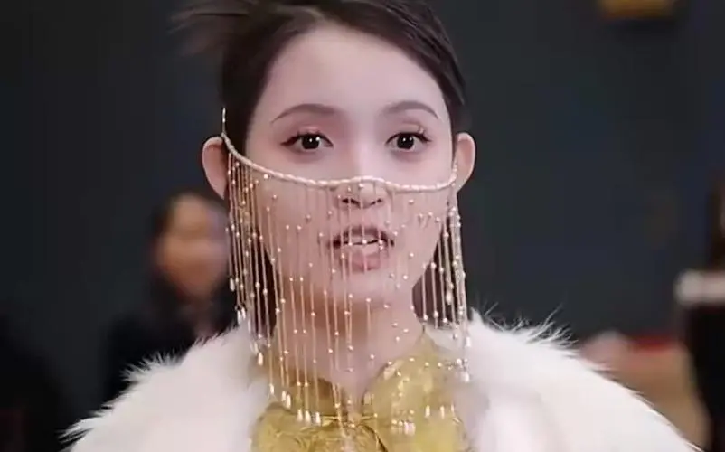 《绝品神豪》：逆袭之路，金钱与人性的双重考验