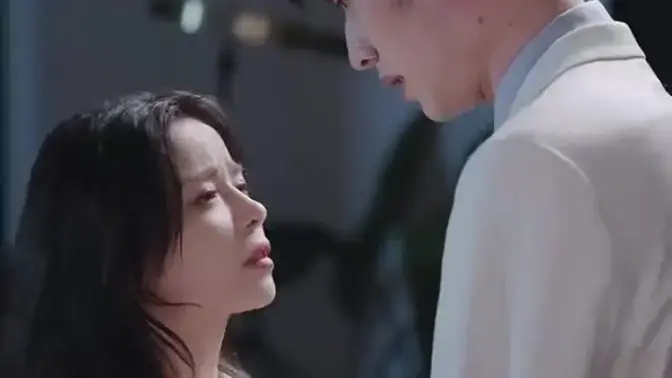 《重生后她转身投入死对头怀抱》：复仇、救赎与意想不到的爱情火花